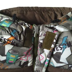 Куртка зимняя 20485 коричневая с цветным принтом