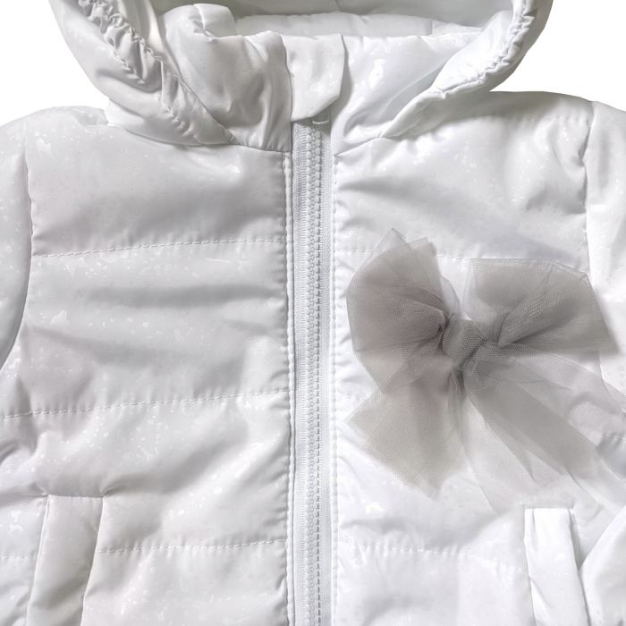 Демисезонная куртка для девочки 22437 белого цвета.
