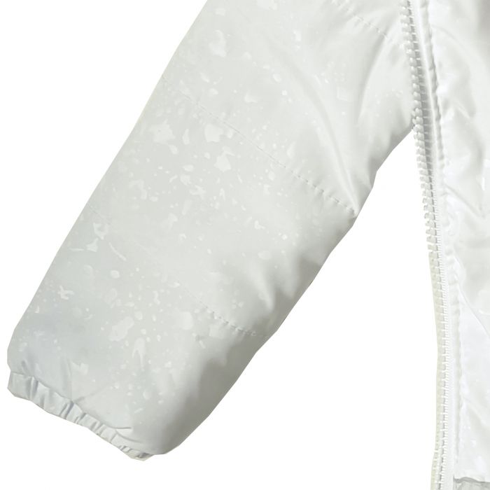 Демисезонная куртка для девочки 22437 белого цвета.